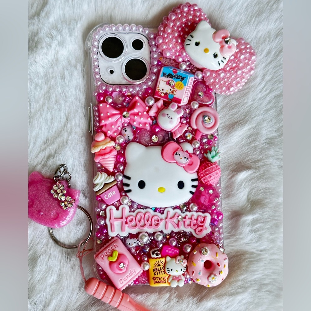 Junk case, hellon Kitty iPhone 15, new